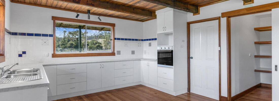 Elle Rooke-Jones Elle Rooke-Jones Fall Real Estate Elle Rooke-Jones