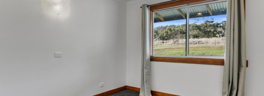 Elle Rooke-Jones Elle Rooke-Jones Fall Real Estate Elle Rooke-Jones