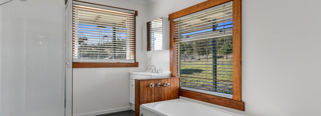 Elle Rooke-Jones Elle Rooke-Jones Fall Real Estate Elle Rooke-Jones