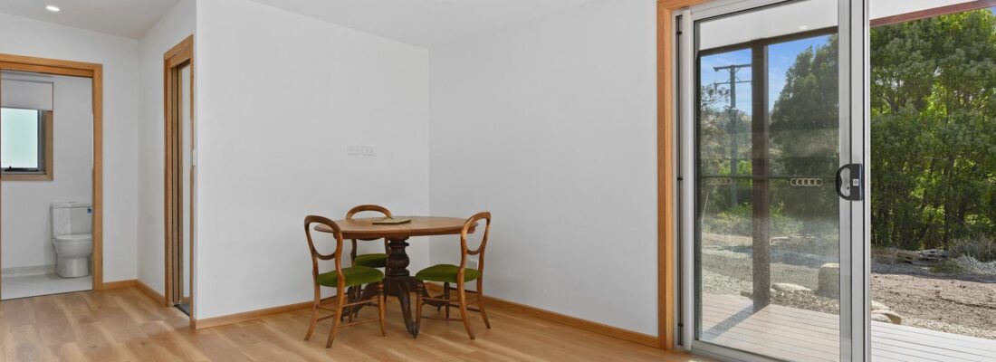 Elle Rooke-Jones Elle Rooke-Jones Fall Real Estate Elle Rooke-Jones