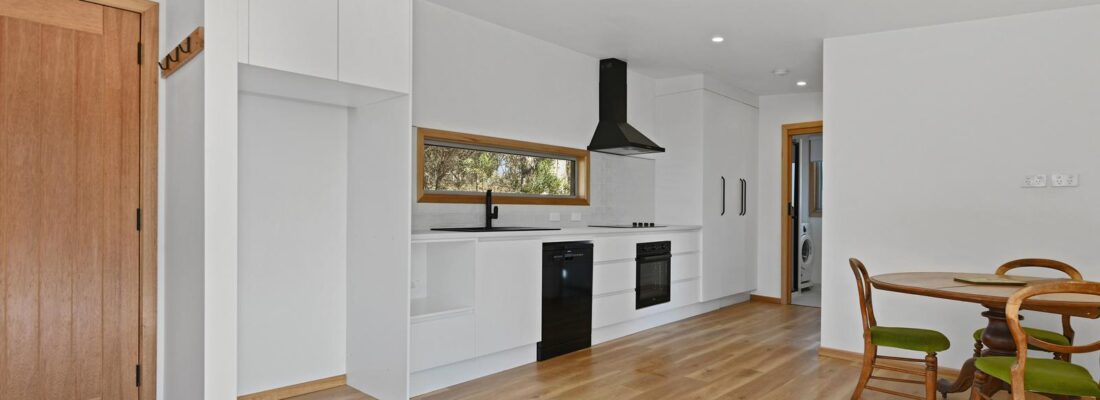 Elle Rooke-Jones Elle Rooke-Jones Fall Real Estate Elle Rooke-Jones