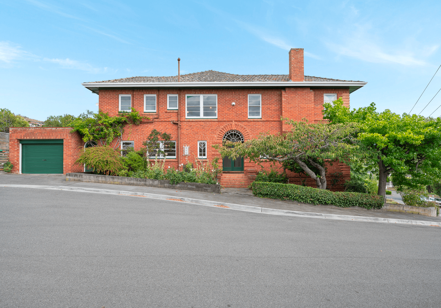 5 Braeside Crescent, Sandy Bay sold by Fall Real Estate